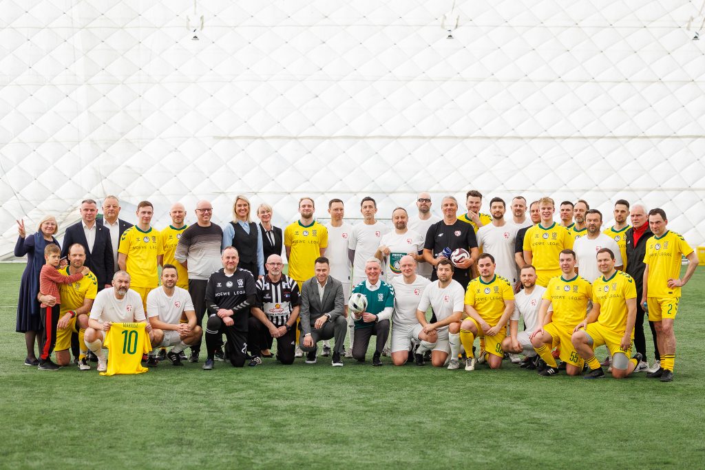 Prieš nacionalinių rinktinių rungtynes Varšuvoje žaidė Lietuvos ir Lenkijos sporto žurnalistai