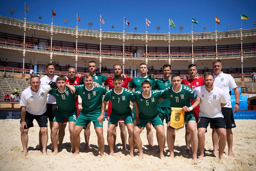 Dvi iš dviejų: paplūdimio futbolo rinktinė Ispanijoje pranoko ir anglus