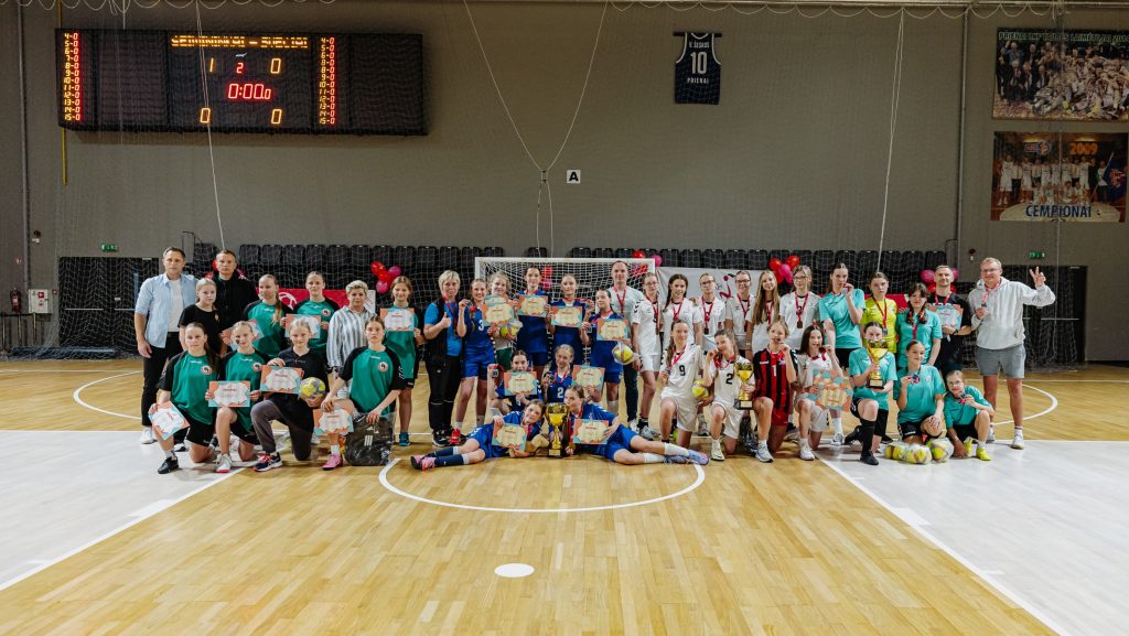 „LadyGolas“ U12 superfinale triumfavo KTU inžinerijos licėjaus komanda