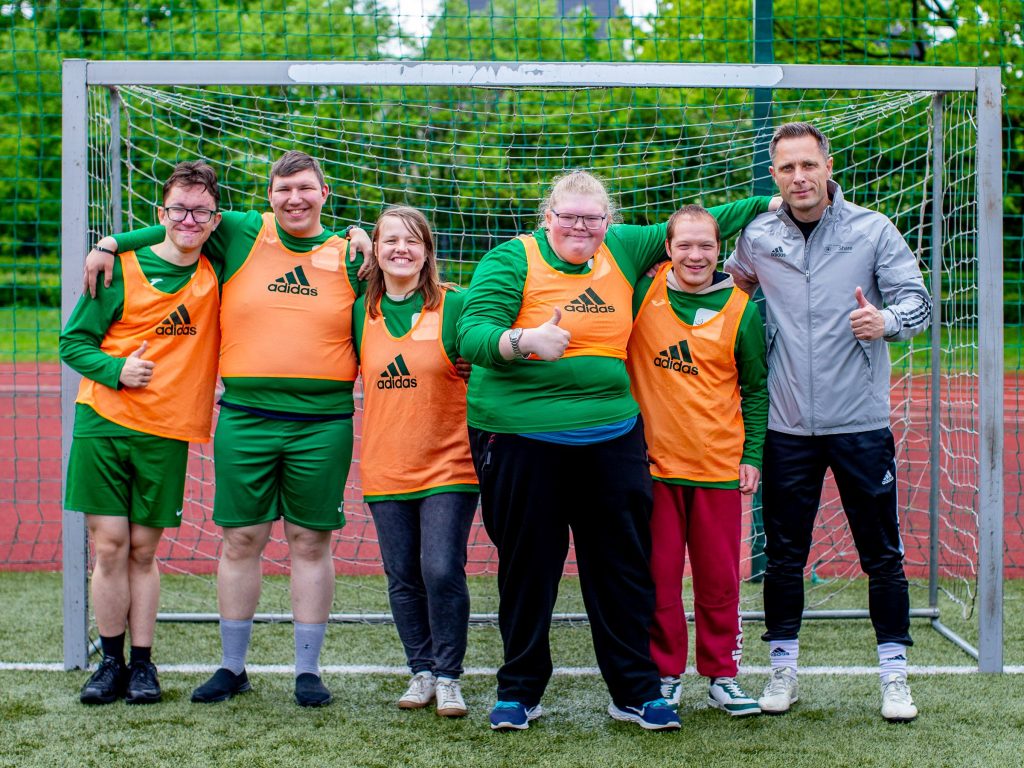 Futbolo vaikščiojant turnyrą laimėjo Jasiuliškių socialinės globos namų komanda